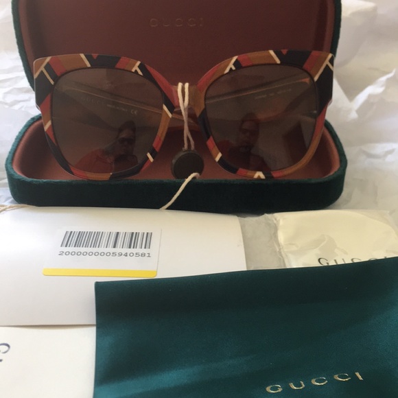 ❌❌SOLD❌❌GUCCI Cat-eye printed sunglasses - Picture 2 of 8